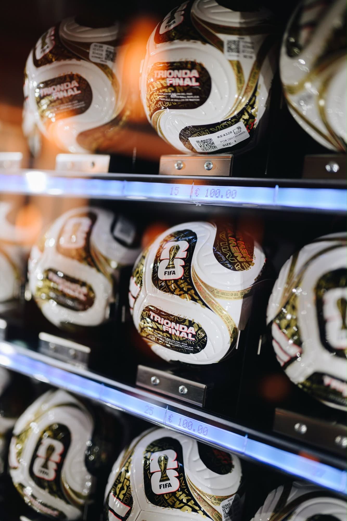 TRIONDA-Ballautomat von Vendvibe für adidas im Teamhotel zur WM 2026