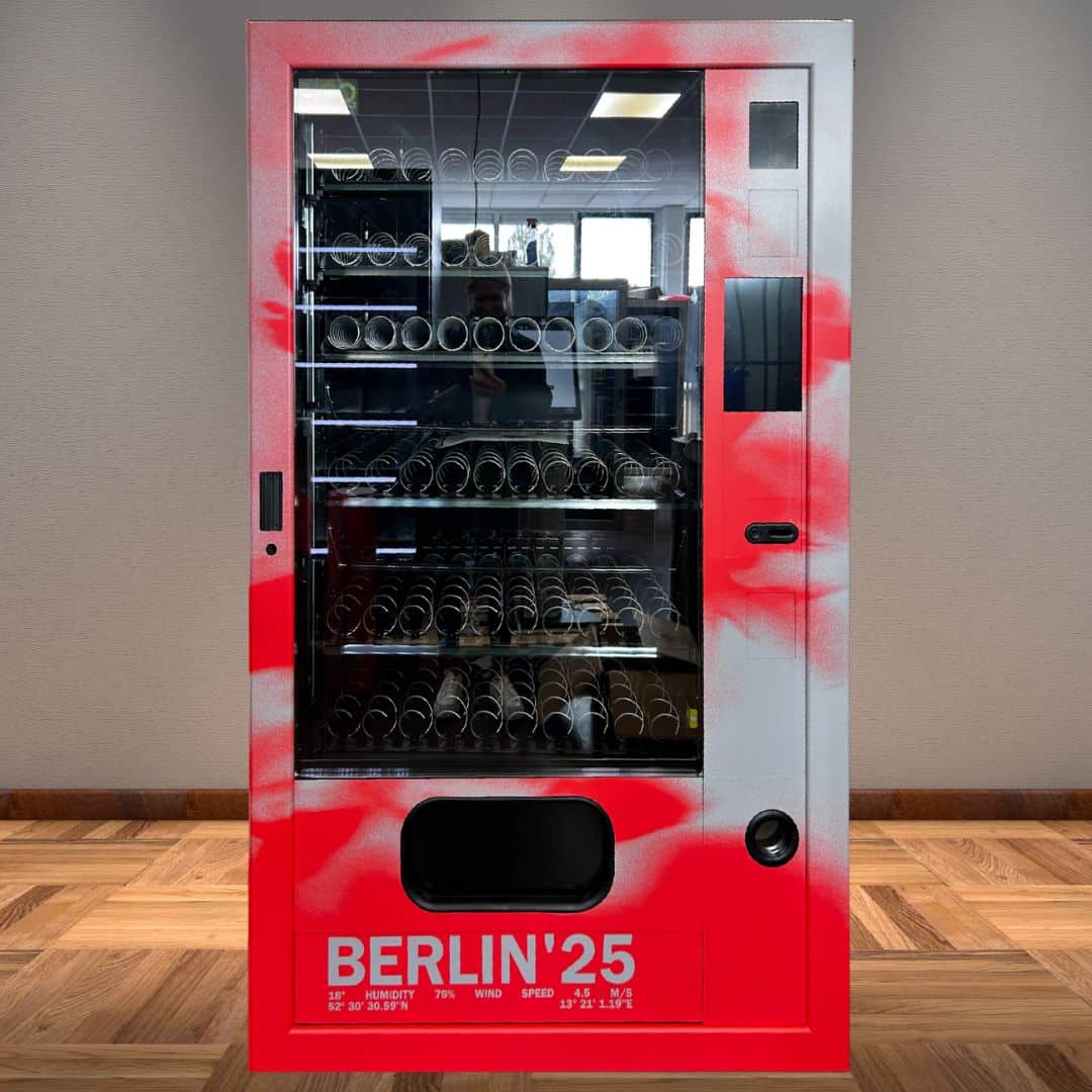 Verkaufsautomat für Weinflaschen, modern und auffällig gestaltet in Berlin.